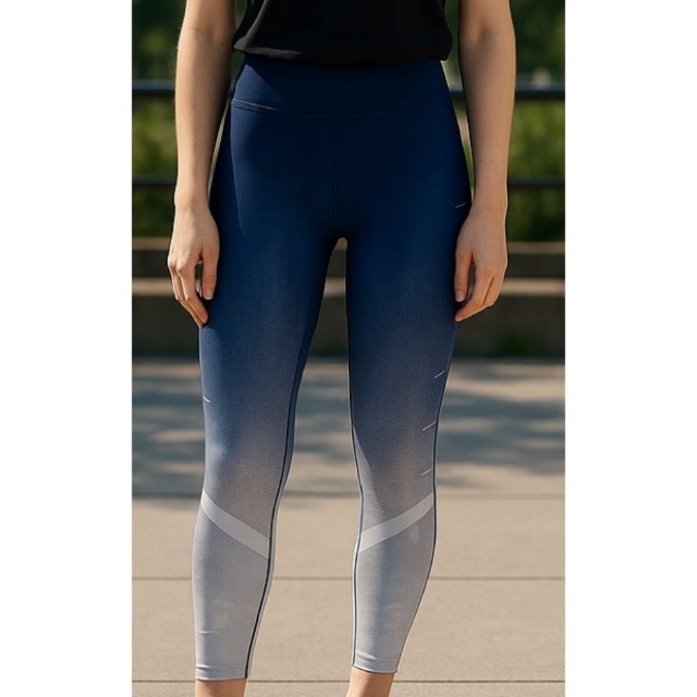 Wear It To Heart With Equinox Size Small Blue Ombre Snakeskin Print Leggings